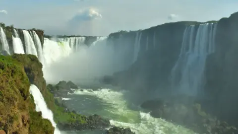 Imagem representativa: Guia completo para visitar as Cataratas do Iguaçu com dicas práticas e seguras